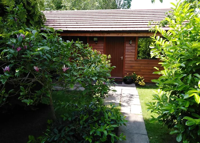 Manor Garden Lodge