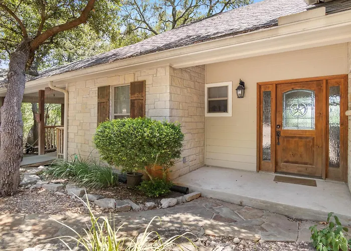 Guadalupe River Retreat