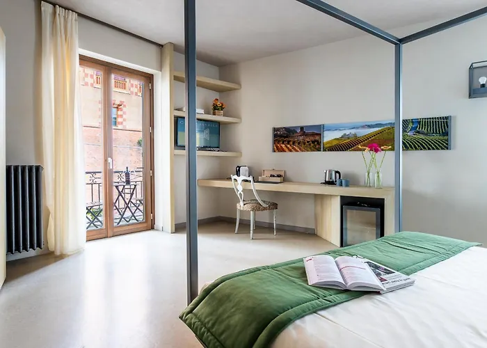 Casacastello Barolo Hotel