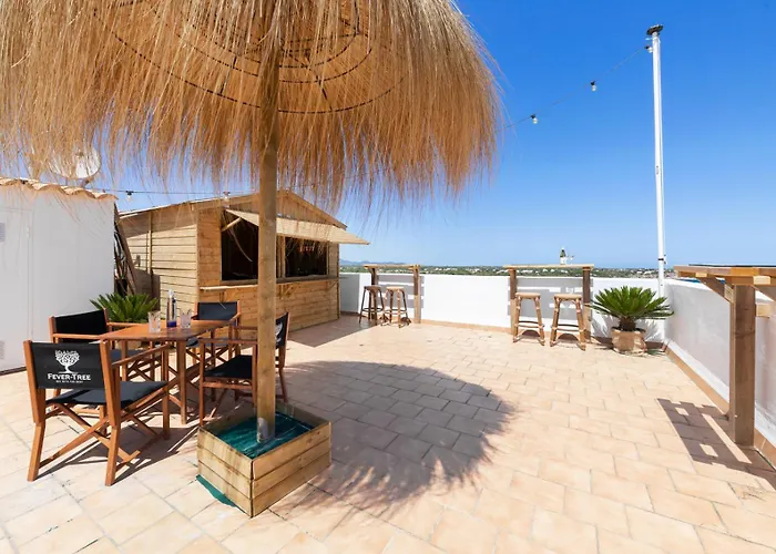 Hostal Cala Llombards