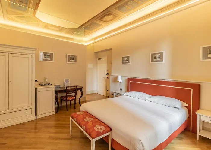 Casa Isolani Piazza Maggiore 1 Bologna