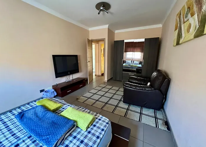 Flora B&B - Rooms in Privat Home Habitaciones en una casa privada Maspalomas 