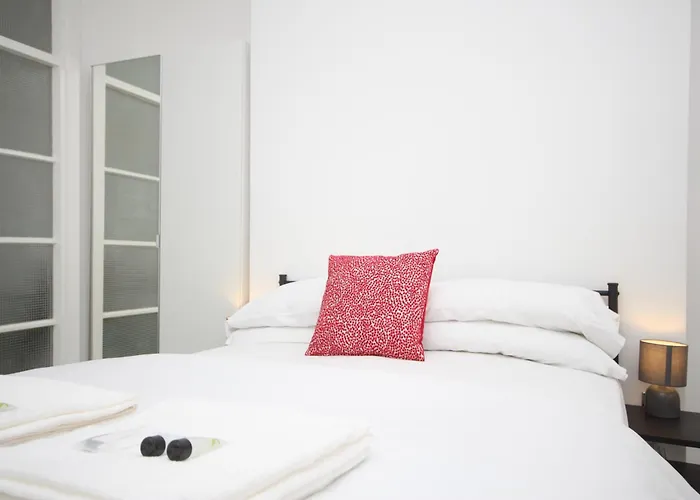Barton Beachside Apartments: Modern Coastal Retreat