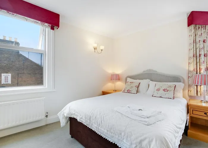 Hotel Charles House - Windsor Castle