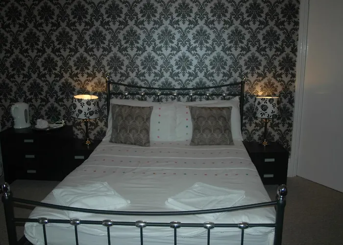 Somerton Lodge (Adults Only)