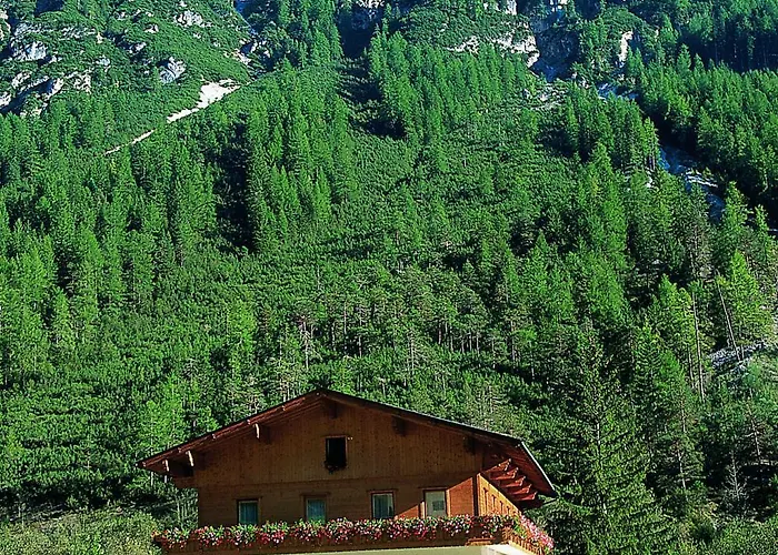Pension Nina & Gasthof Alpenrose Gschnitz