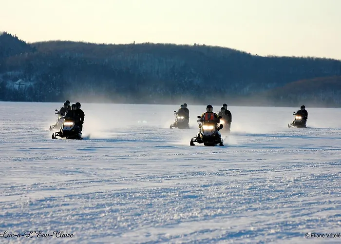Auberge du Lac-à-l'Eau-Claire