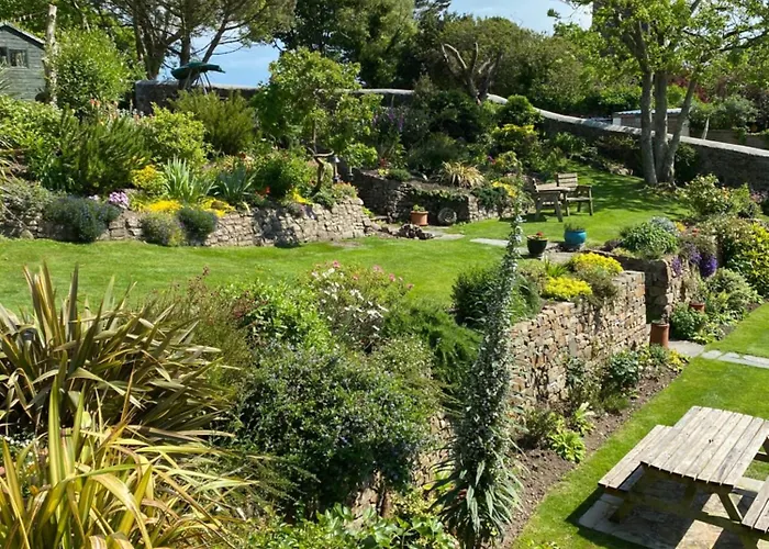 Stratton Gardens