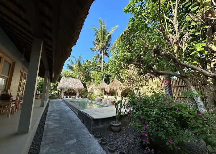Golden Garuda Cottages At Diamond Beach Hills Polilit
