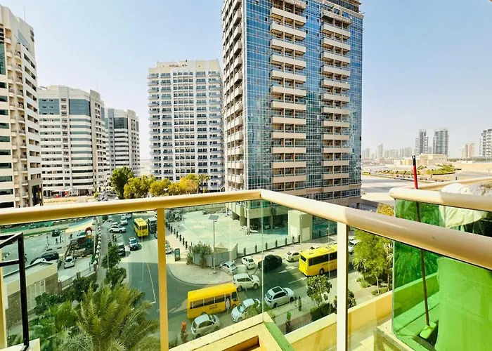 Oyo 1233 Home Elite 1 Residence Sports City, Dubai