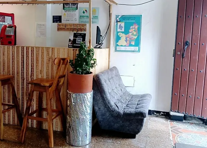 Casa Amarilla Hostel - Cali