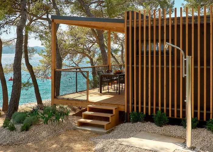 Pine Beach Pakostane Glamping Homes