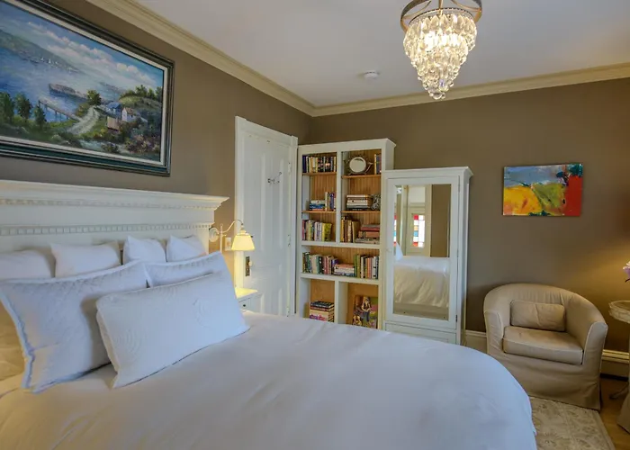 254 South Union Street Guest House