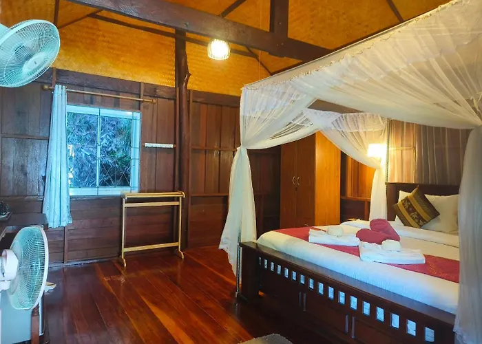Kohjum Seafront Resort Koh Jum