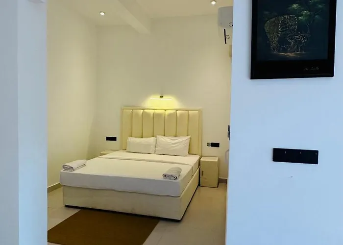 Arugambay Surf Resort