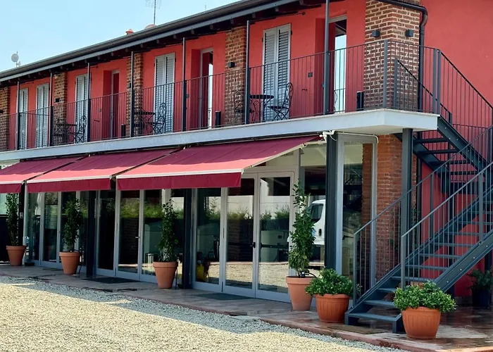 Cascina Vittoria Restaurant Lab&Rooms