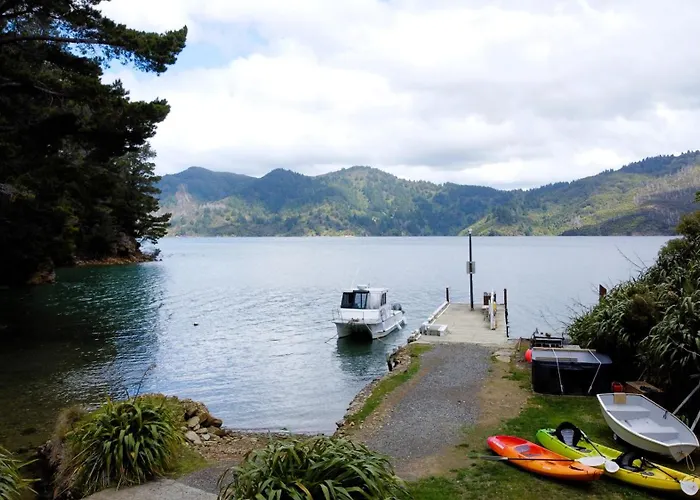 Tawa Cove Cabins