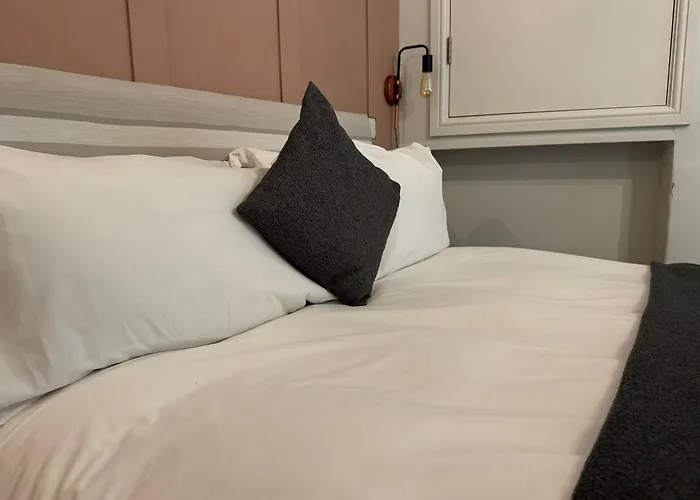 El Camino Suites