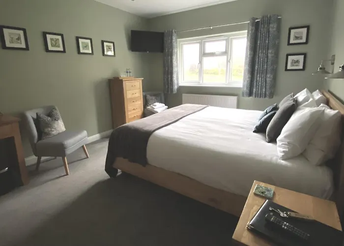 Marshpools Bed & Breakfast - Licensed Near Weobley Village