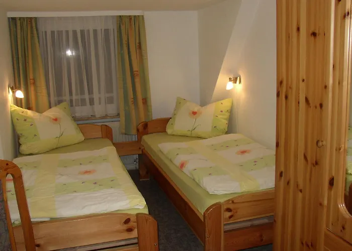 Gästehaus Nis Puk und Ferienwohnungen Büsum