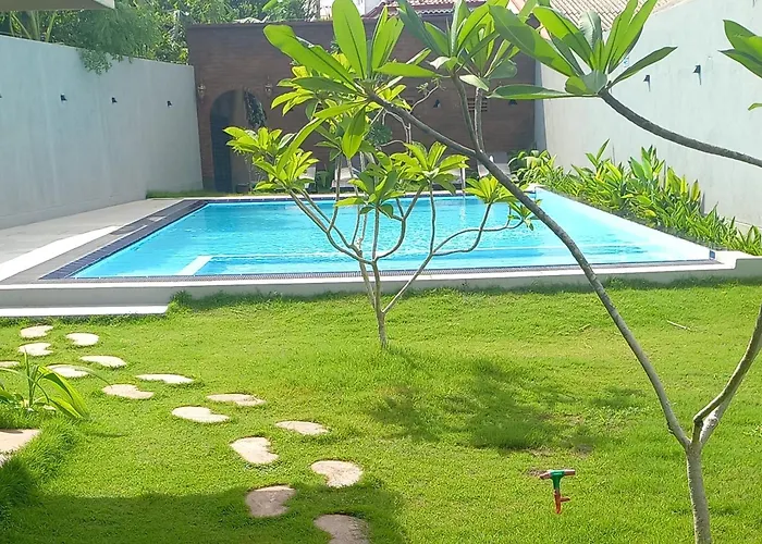 Ocean View Tourist Guest House At Beach Near The Airport