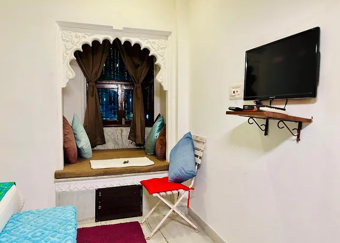 Hotel Nirvana Lakeside Udaipur