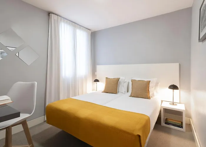 8Rooms