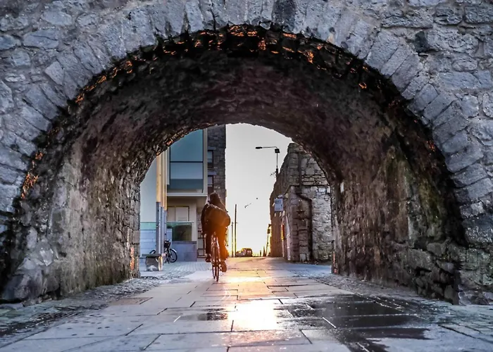 Eyre Square Hotel