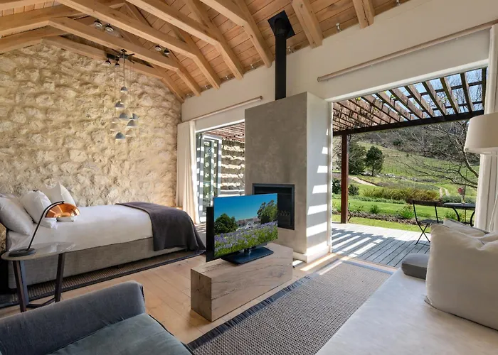 Mont Rochelle Hotel And Vineyard