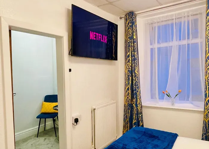 Double Room With Private Bathroom 16 Havelock Street - 6