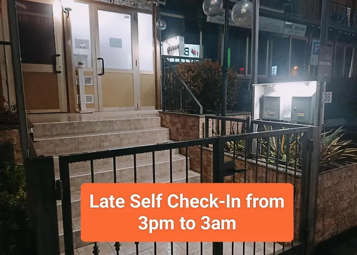 Airport Boulevard Guesthouse