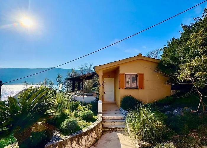 Villa Rava Hotel & Restaurant
