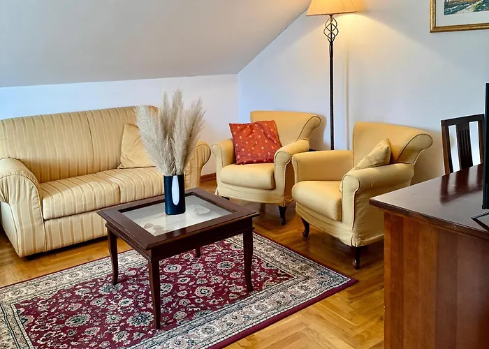 Villa Rava Hotel & Restaurant