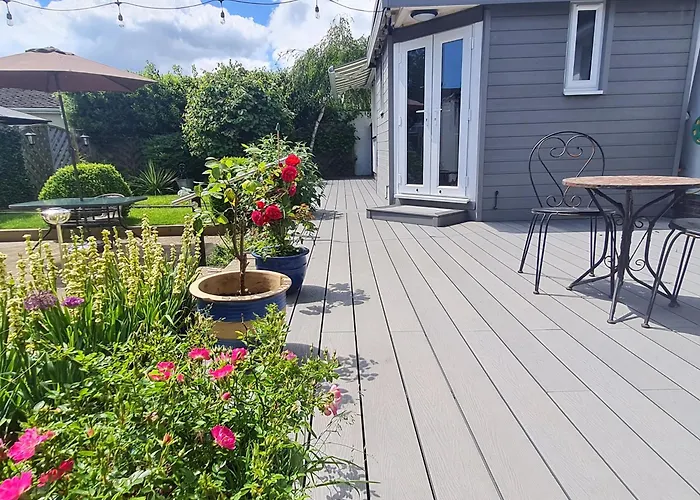 Brookside Guest House & Mini Spa