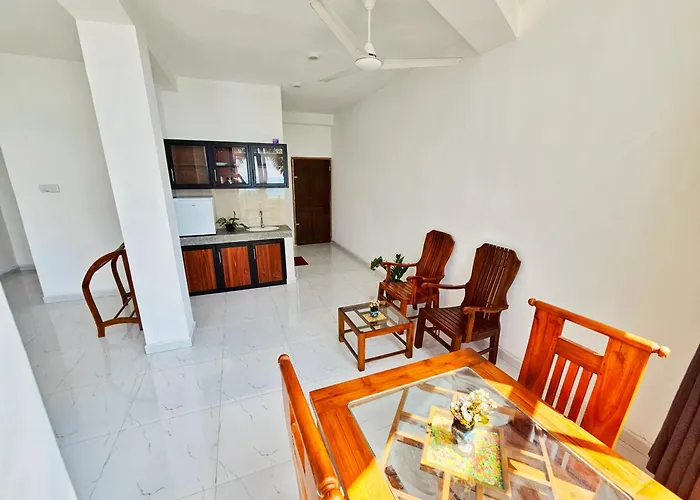Lucky Pearl Beach Resort Unawatuna