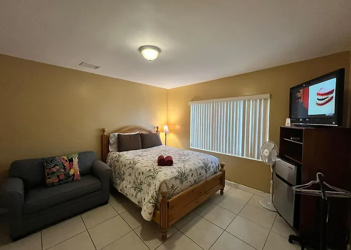 Royal Poinciana Stay Miami Springs