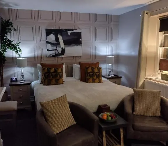 Crown Inn - By Whitney Inns