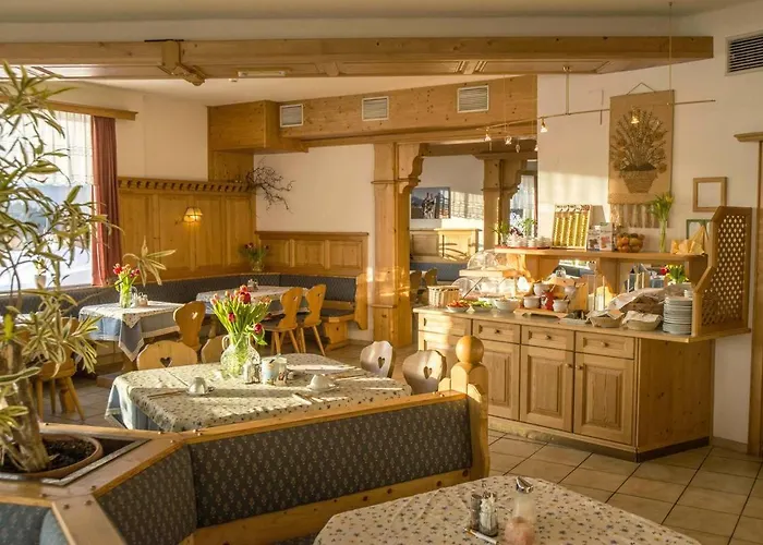 Hotel Pension Sonnenuhr