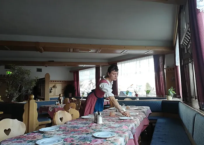 Hotel Pension Sonnenuhr