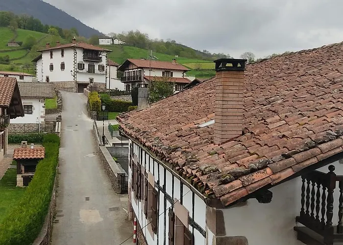 Hostal Mendaurpe Ituren