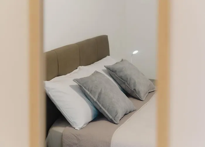 G21 Guest House