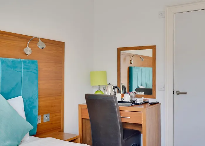 The County Hotel - Self Check-In, Ultra Fast Wi-Fi, Free Parking, Central Location