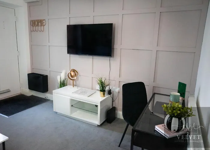 1 Bed House At Velvet Serviced Accommodation Swansea With Free Parking & Wifi - Sa1