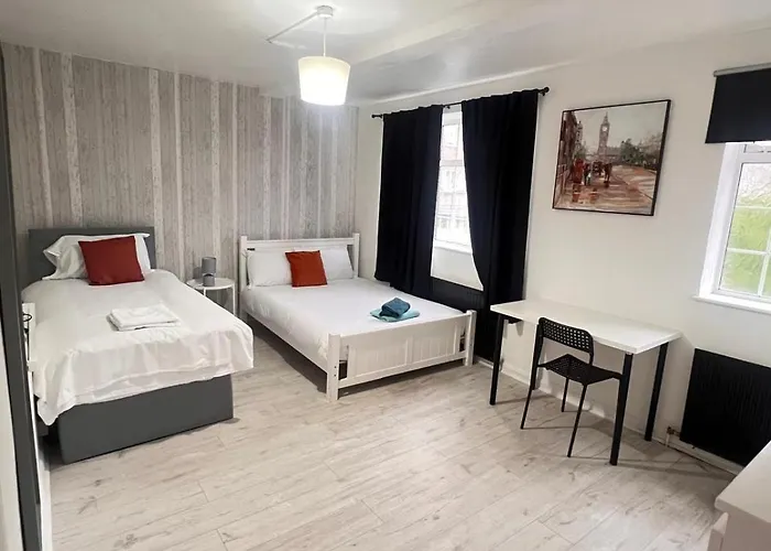 E2 Rooms