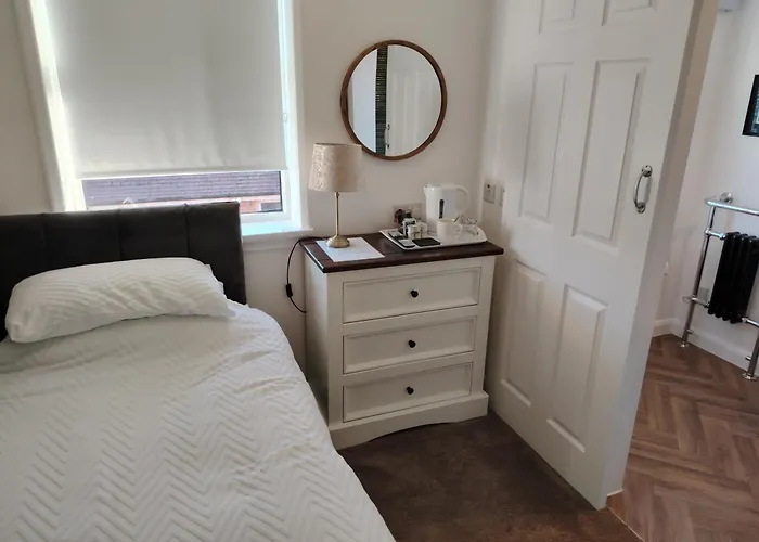 Linroy Guest House