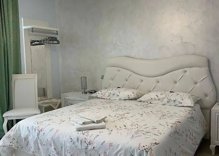 Albamaris Guest House Botricello