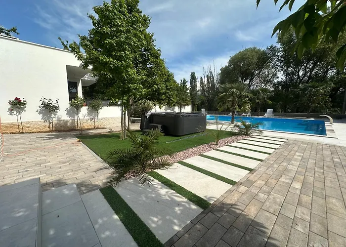 Luxury Villa Magic