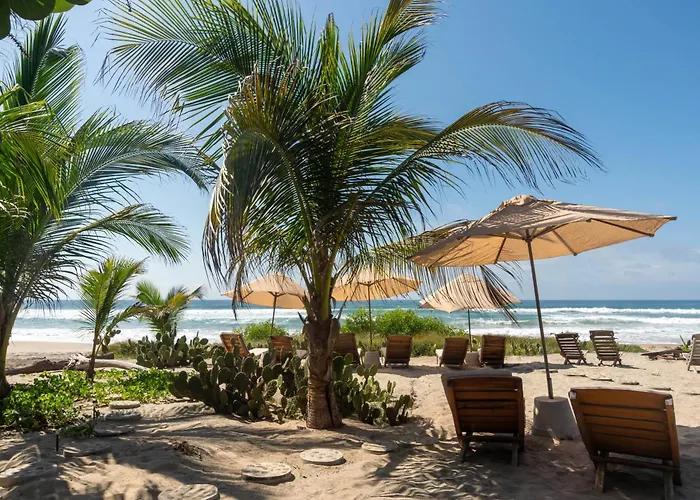 Casa Mariposa Beach Hotel