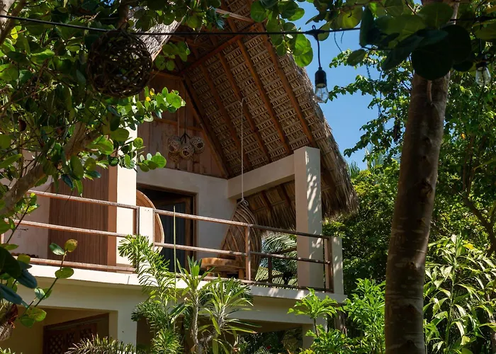 Casa Mariposa Beach Hotel