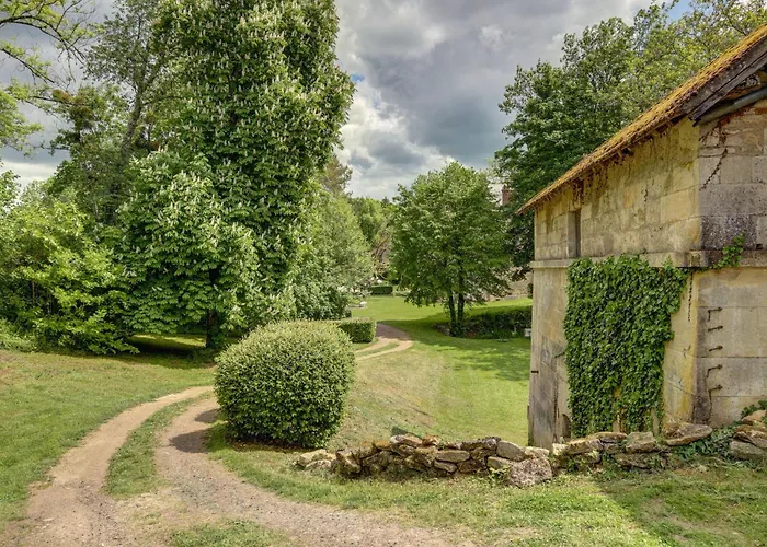 Domaine Des Forges De La Vache Hotel Raveau